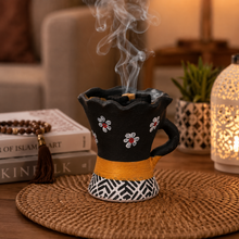 Traditional Small Clay Charcoal Holder with Handle – Black, White & Gold Decorative Scalloped Design