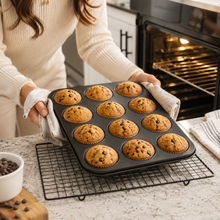 12-Cavity Muffin & Cupcake Pan – Black
