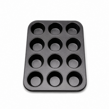 12-Cavity Muffin & Cupcake Pan – Black