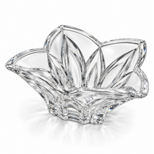 Large Clear Flower-Shaped Decorative Serving Bowl – Elegant Petal Design, 8.25"