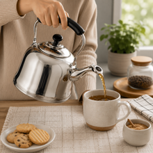 2L Stainless Steel Kettle with Black Handle